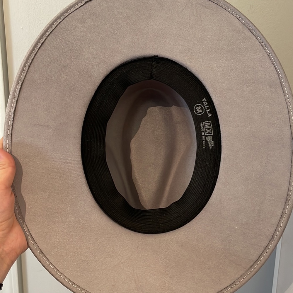 Hat - Picture 3 of 3